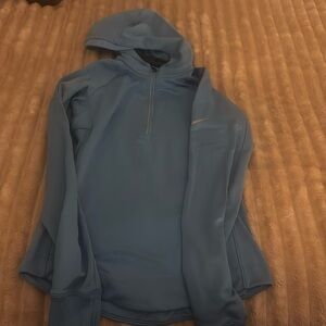 Women’s NIKE dry fit hooded shirt